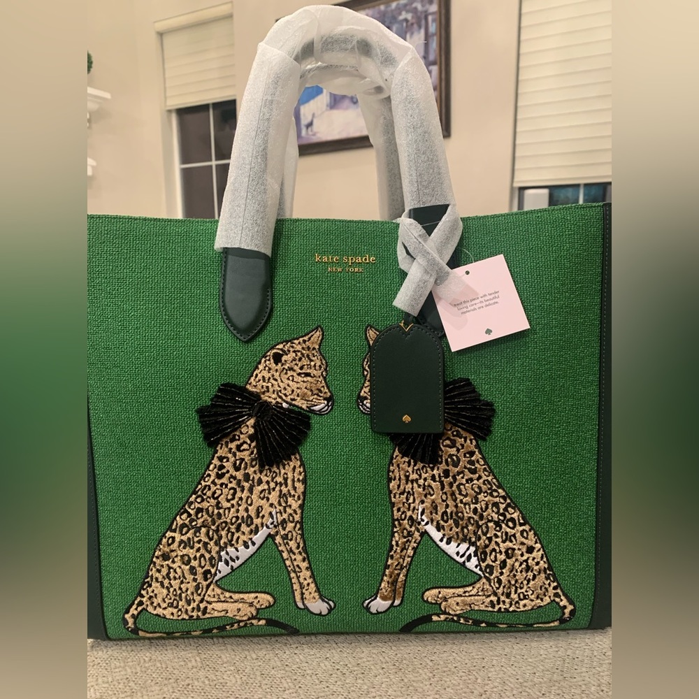 Manhattan Lady Leopard large tote. Brand new with tag